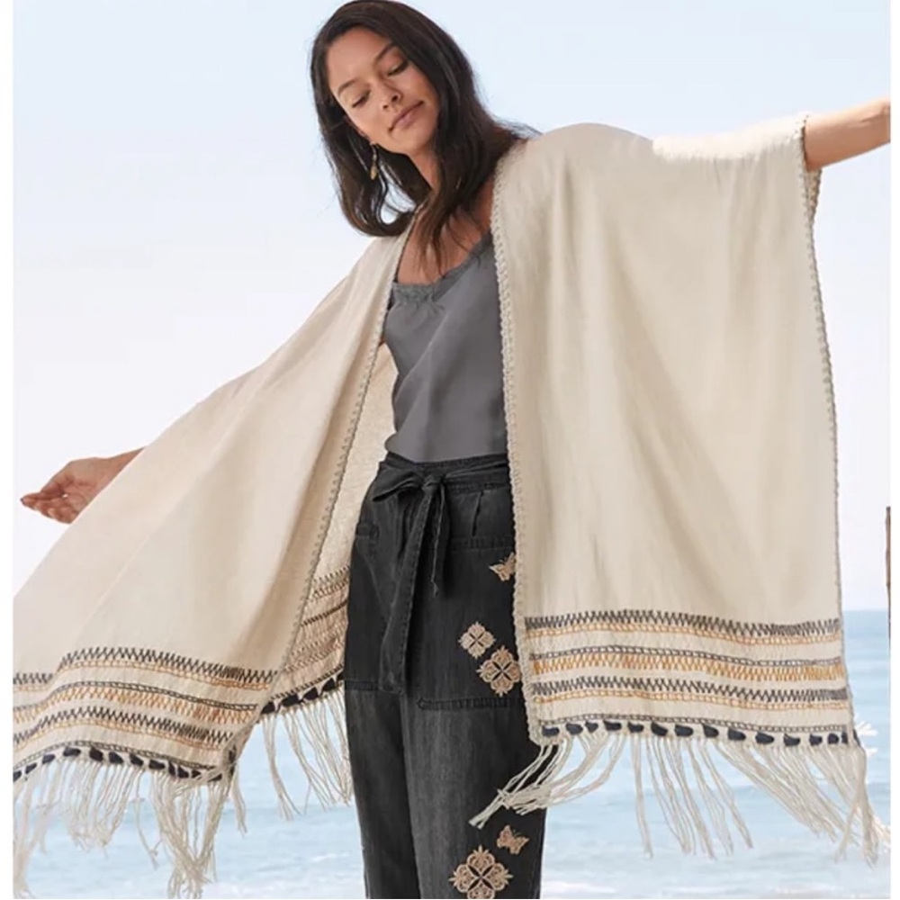 Johnny Was Aro Linen-Blend Poncho in Cream OS